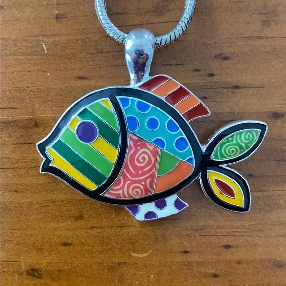 Vintage pop art multicolor fish pendant with silver tone chain NWOT condition - Picture 3 of 9